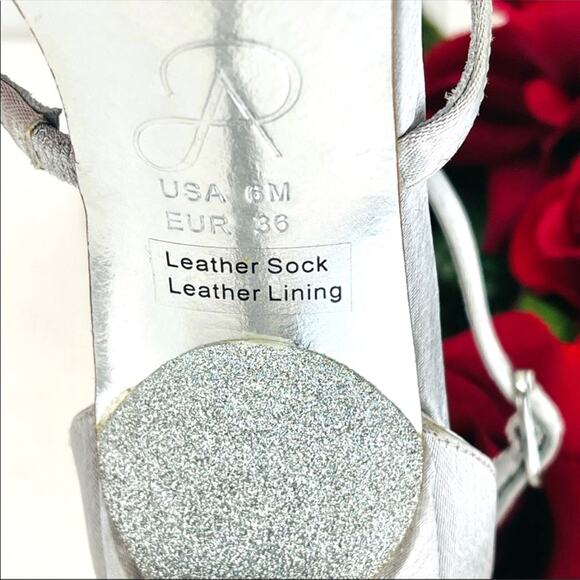 Adrianna Papell Daphne Stiletto Sandal Size 6 Silver Satin & Leather Embellished - Picture 6 of 16